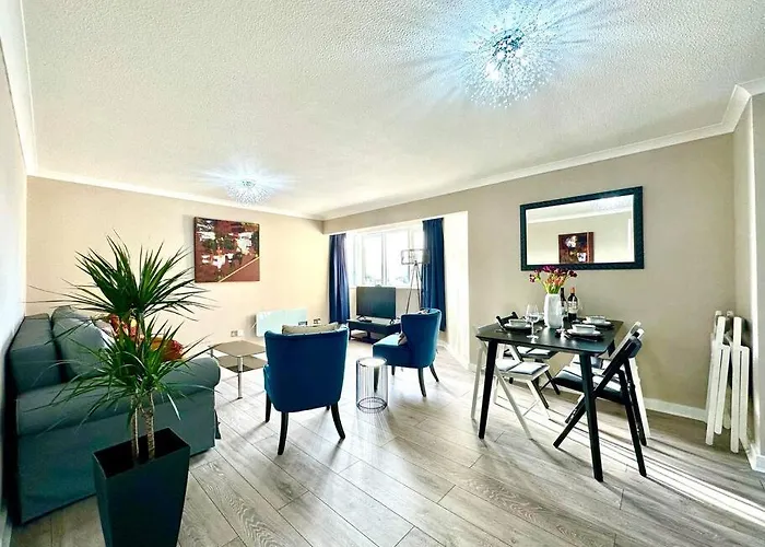 Fab Oxford City Centre Apartment Sleeps 6 With