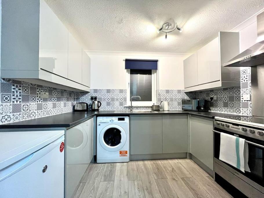Fab Centre Sleeps 6 With *